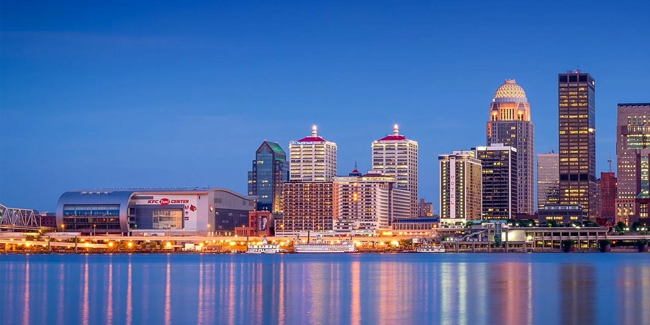 Photo of Louisville skyline at night