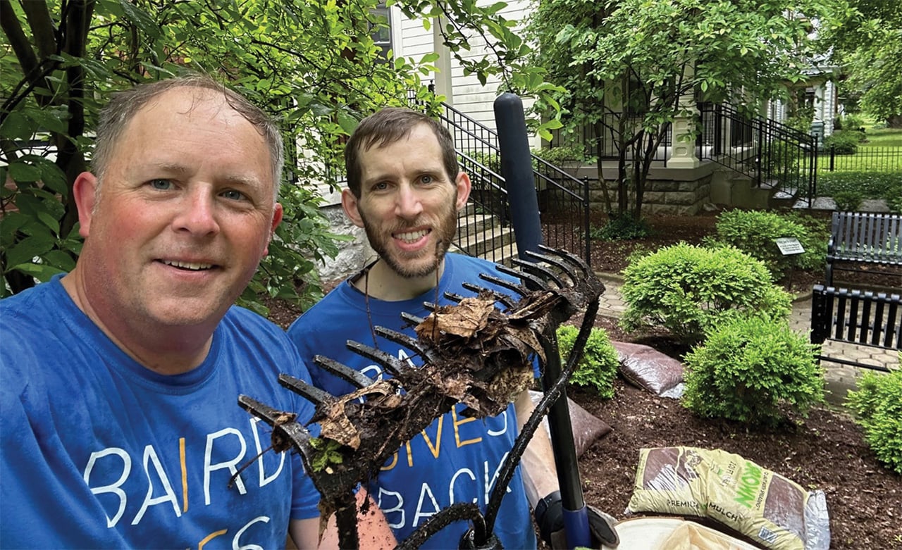 Two Baird Trust associates volunteering at Cabbage Patch Settlement House